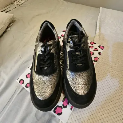 Zapatillas de plataforma negras y plateadas - miniatura 3