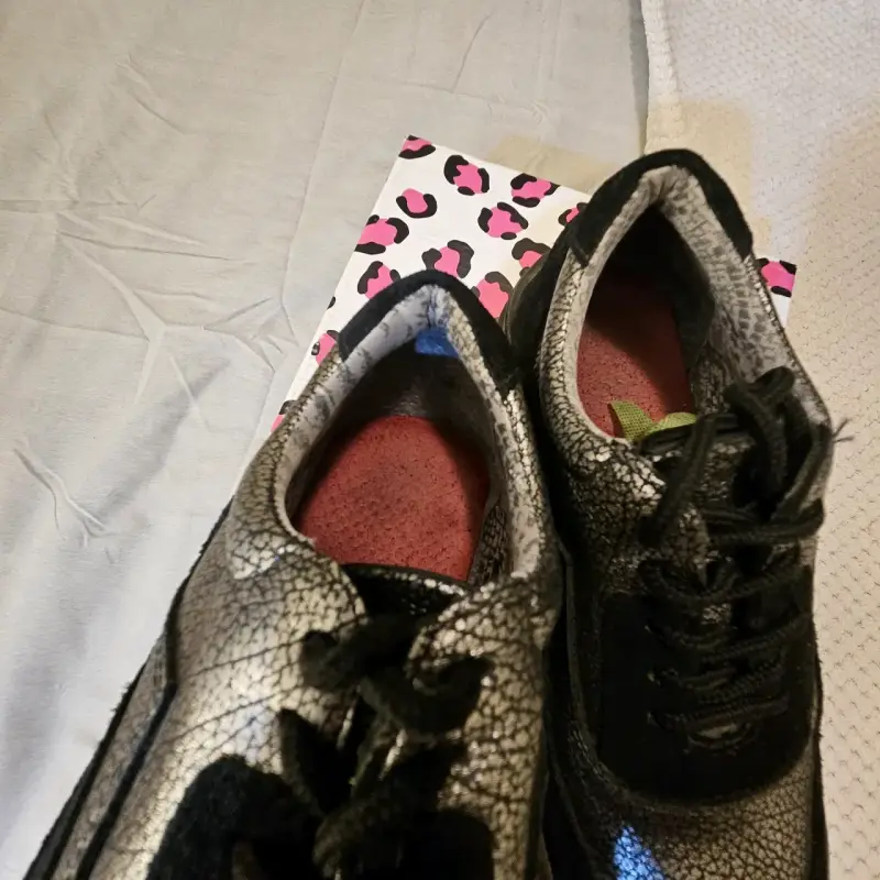 Zapatillas de plataforma negras y plateadas - 4