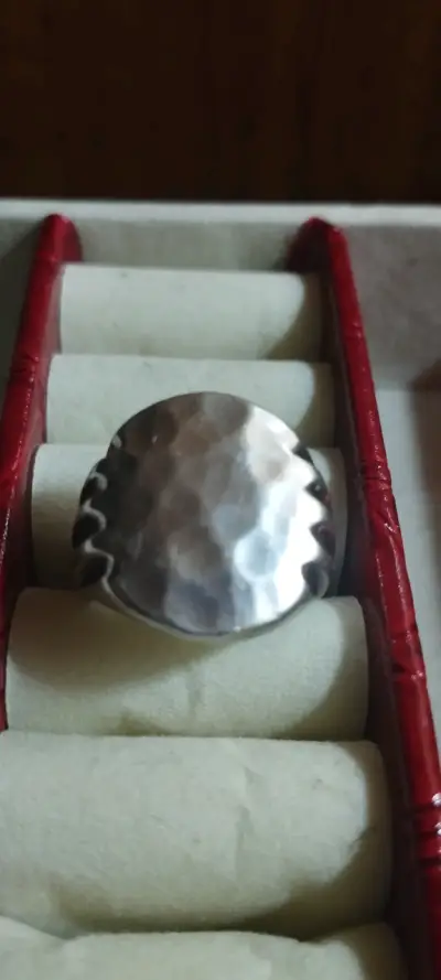 Anillo de plata 925 diseño martillado - miniatura 1