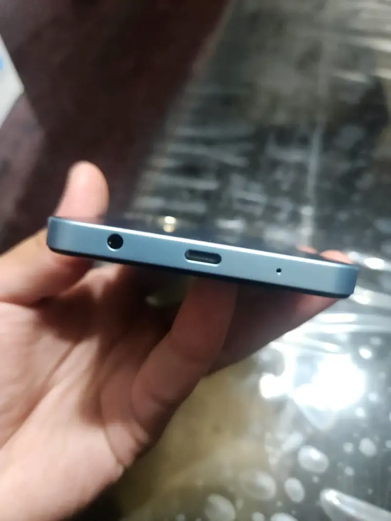 POCO C71 64GB / 3GB RAM - Color Gris - 2
