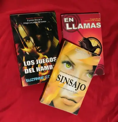 Trilogía Los Juegos del Hambre de Suzanne Collins - miniatura 1
