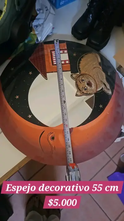 Espejo decorativo de pared con diseño artístico - miniatura 3