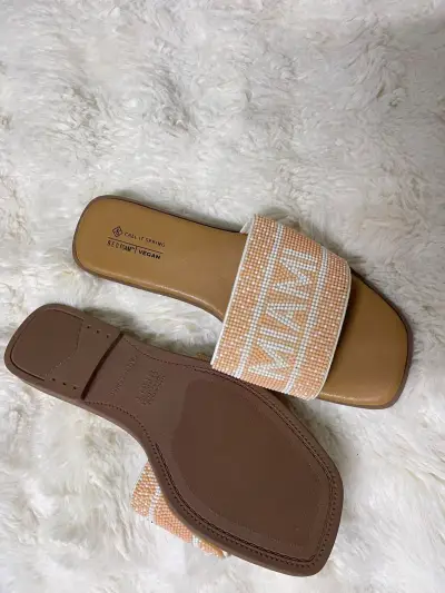 Sandalias planas Call It Spring beige con diseño Miami - miniatura 1