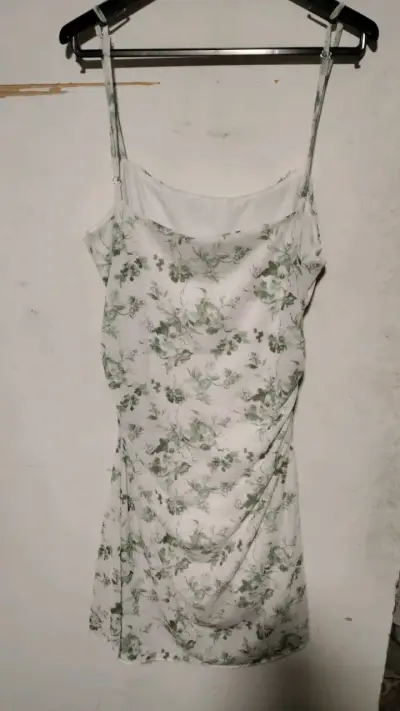 Vestido de tirantes con estampado floral - miniatura 2