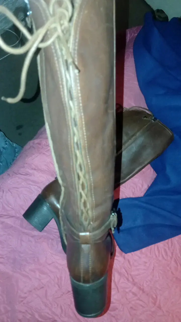 Botas de cuero marrón con tacón alto - 3