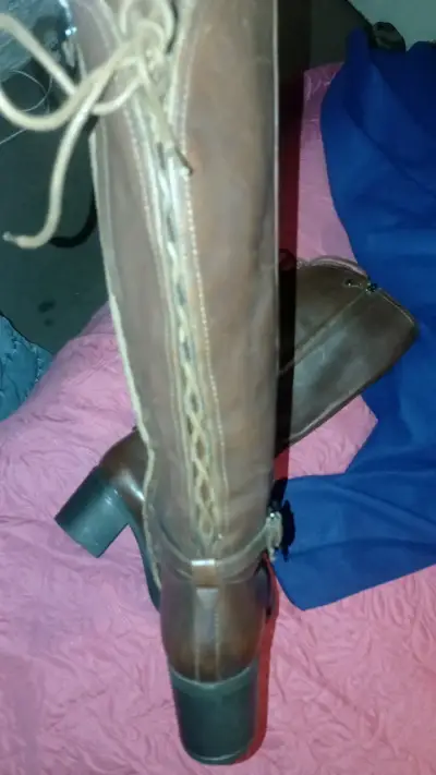 Botas de cuero marrón con tacón alto - miniatura 3