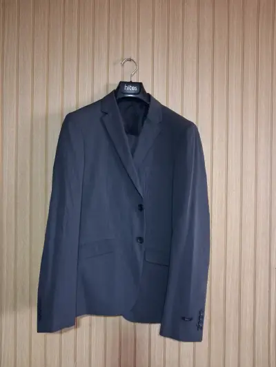 Traje formal gris oscuro para hombre - miniatura 2