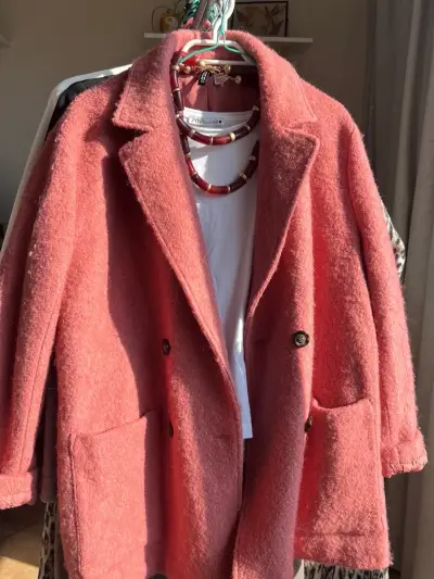Abrigo de lana rosa para mujer - miniatura 1