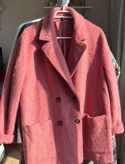 Abrigo de lana rosa para mujer - miniatura 3