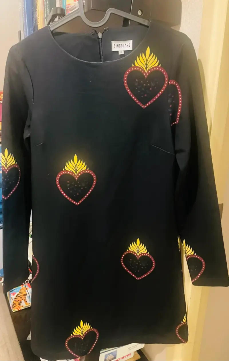 Vestido negro con estampado de corazones Singolare - 3