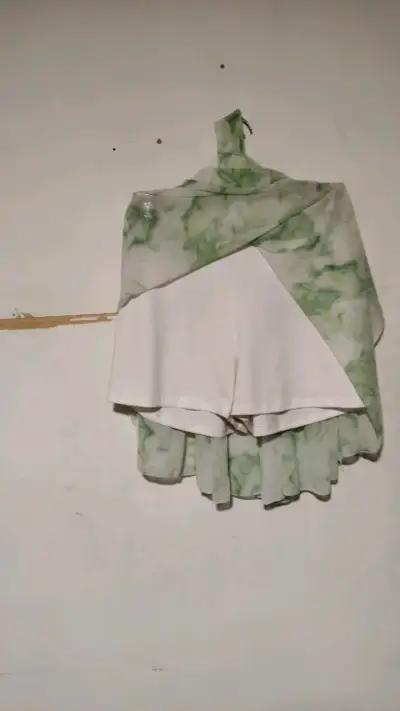 Conjunto de dos piezas estampado verde y blanco - miniatura 4