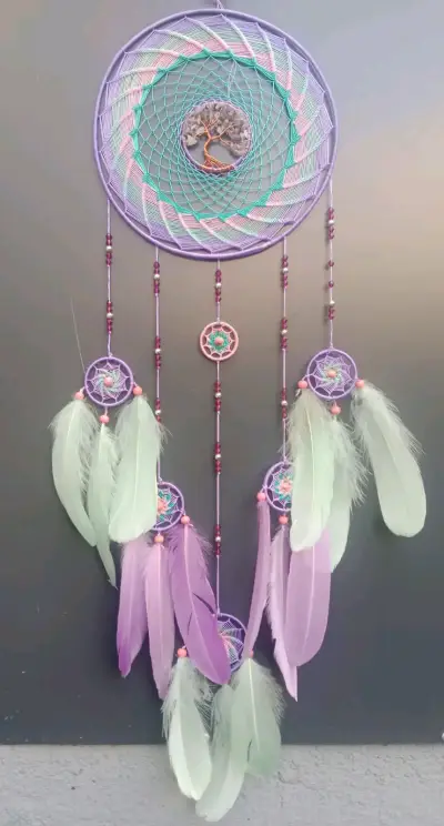 Atrapasueños decorativo con plumas y árbol de la vida - miniatura 3