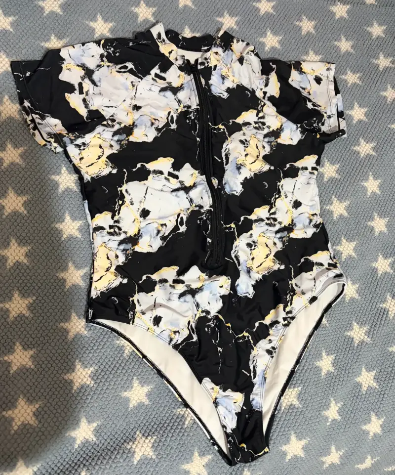 Traje de baño con cierre frontal - 1