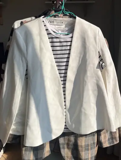 Blazer estilo capa marca Zara - miniatura 1