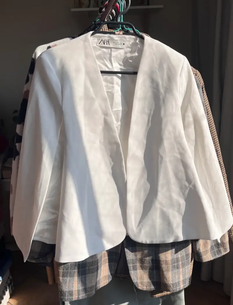 Blazer estilo capa marca Zara - 3