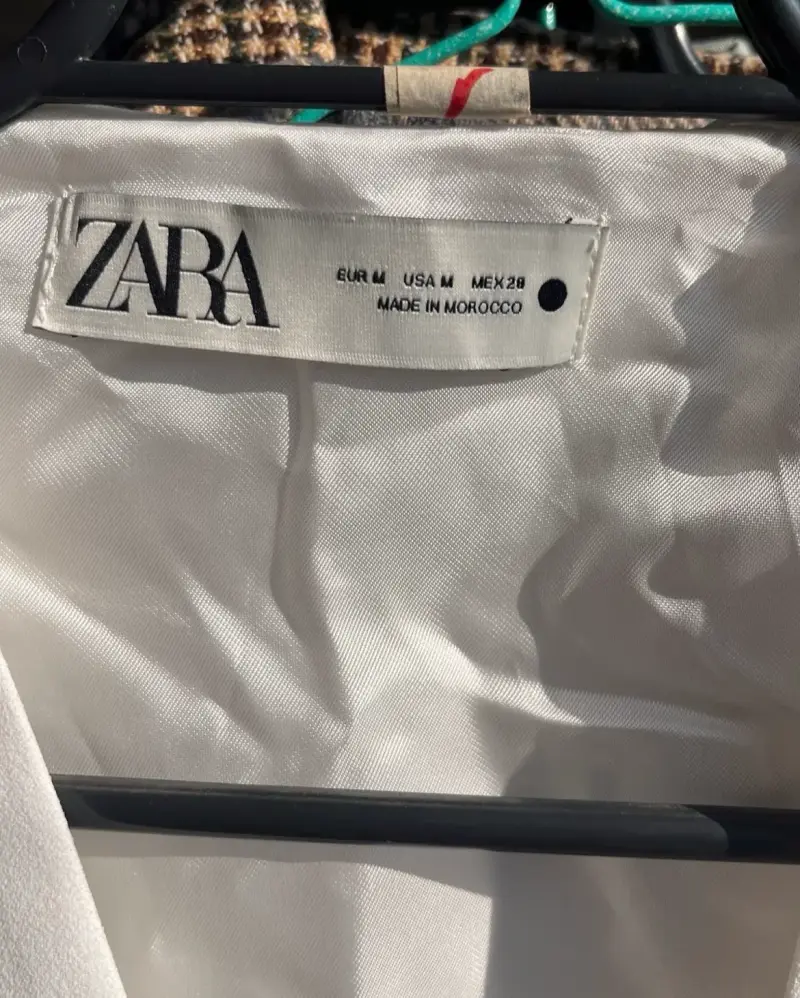 Blazer estilo capa marca Zara - 4