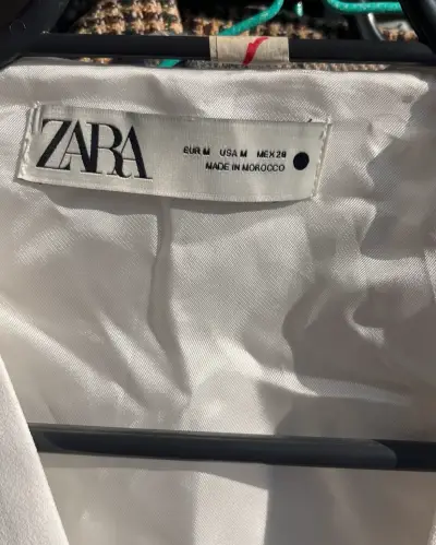 Blazer estilo capa marca Zara - miniatura 4