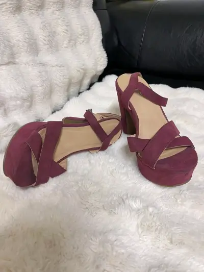 Sandalias de tacón alto burdeos para mujer - miniatura 2
