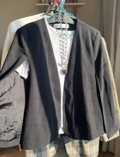 Blazer estilo capa marca Zara - miniatura 2