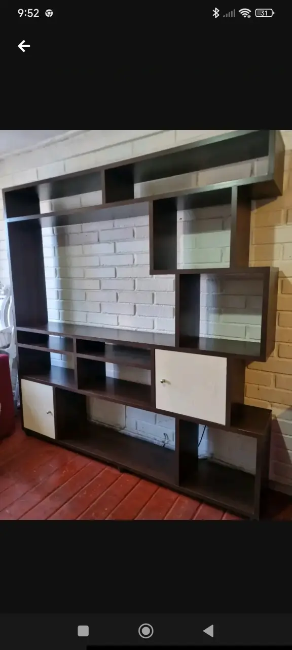 Centro de Entretenimiento de Madera con Estantes