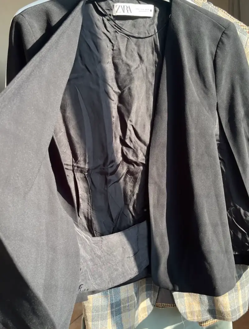 Blazer estilo capa marca Zara - 3
