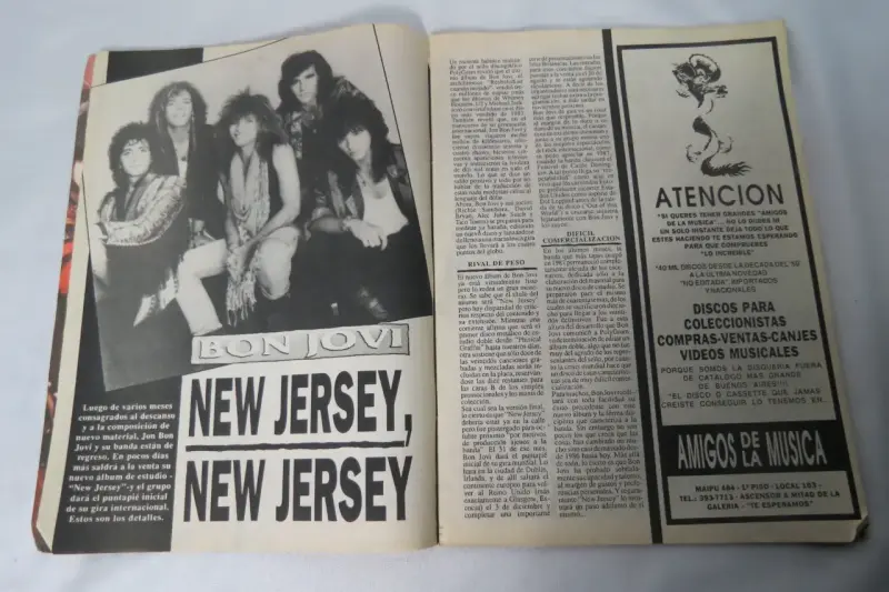 Revista Metal con póster de Metallica y artículos de Bon Jovi - 5