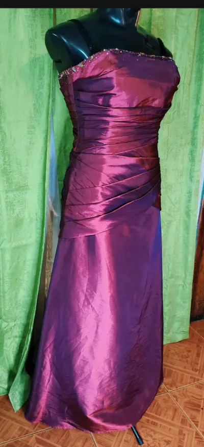Vestido de noche largo color morado elegante - miniatura 4