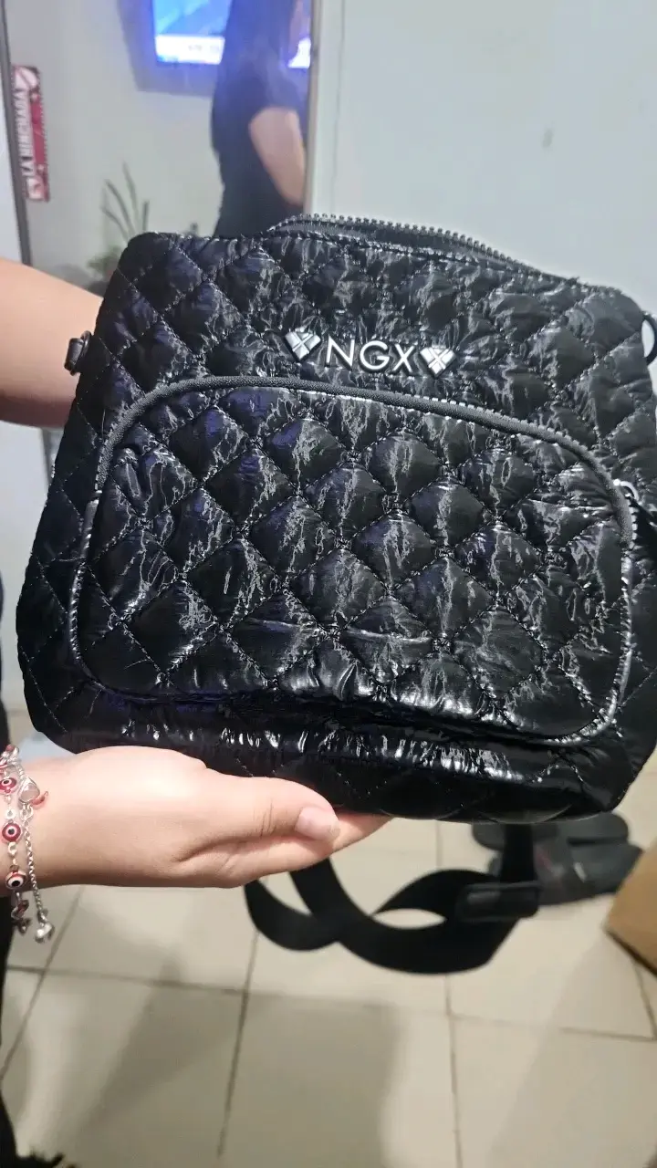 Riñonera negra acolchada NGX