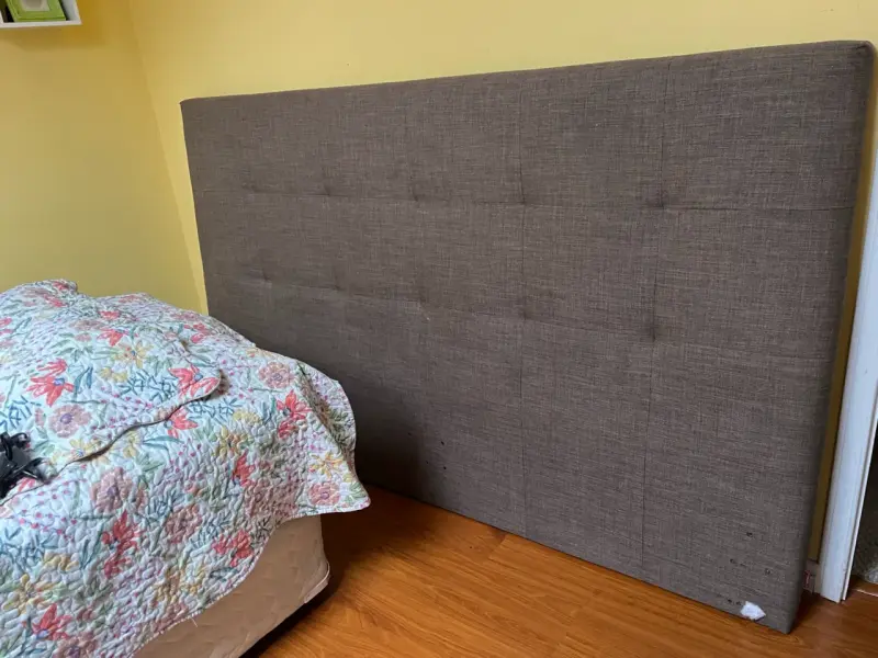 Respaldo cama king Rosen tela gris - 1