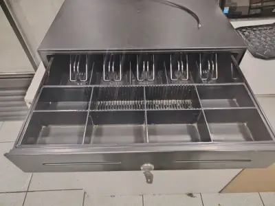Cajón de Dinero Metálico con Llave y Cable - miniatura 1