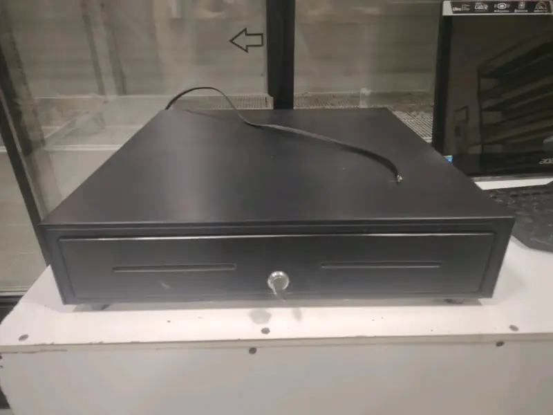 Cajón de Dinero Metálico con Llave y Cable - 3