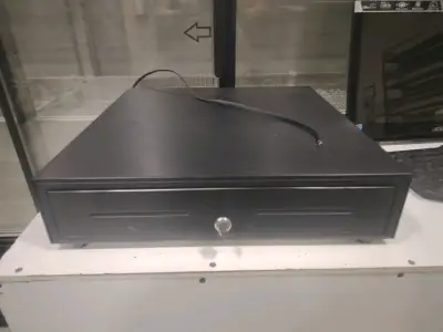 Cajón de Dinero Metálico con Llave y Cable - miniatura 3