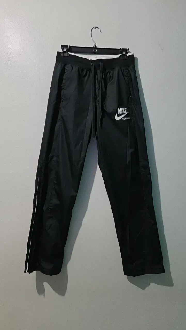 Pantalones deportivos Nike negros - 1