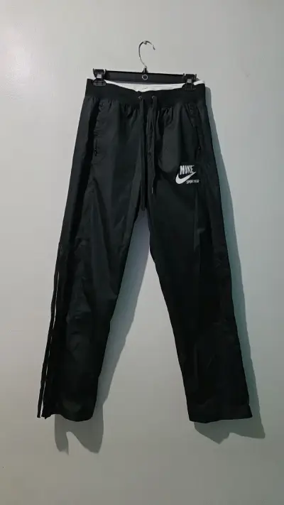 Pantalones deportivos Nike negros - miniatura 1