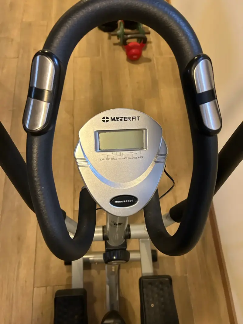 Elíptica Master Fit con resistencia ajustable - 3
