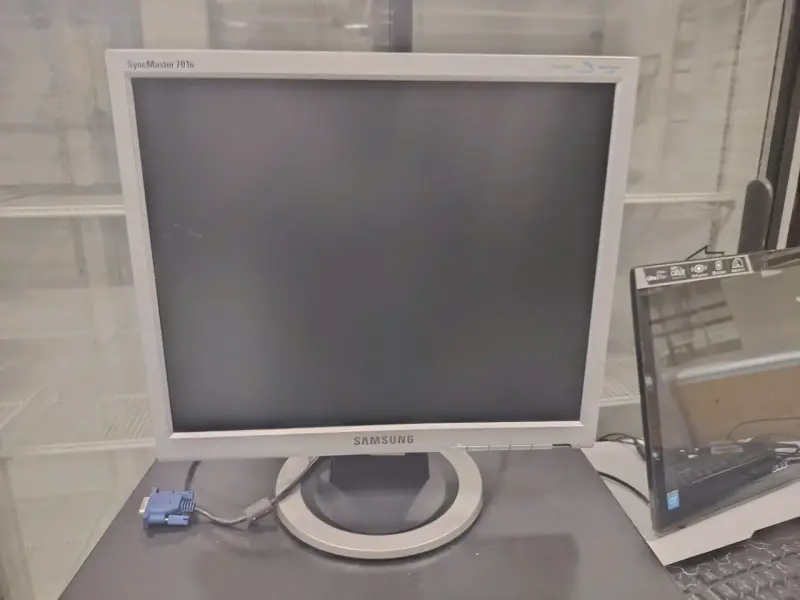 Monitor Samsung SyncMaster 701N 17 pulgadas - 1