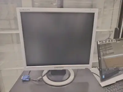Monitor Samsung SyncMaster 701N 17 pulgadas - miniatura 1