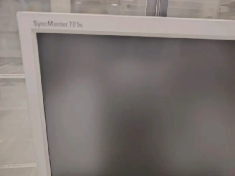 Monitor Samsung SyncMaster 701N 17 pulgadas - 3