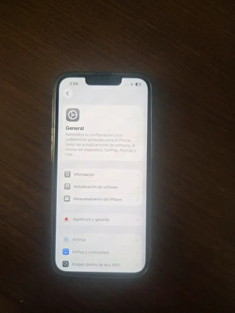 iPhone 13 en buen estado con funda - 5