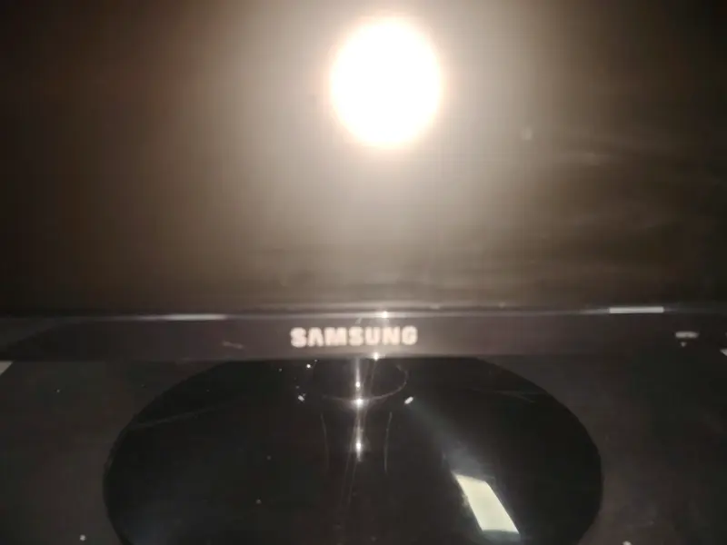 Monitor Samsung SyncMaster SA300 de 21.5 pulgadas - 3