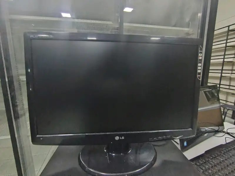 Monitor Samsung SyncMaster SA300 de 21.5 pulgadas - 6