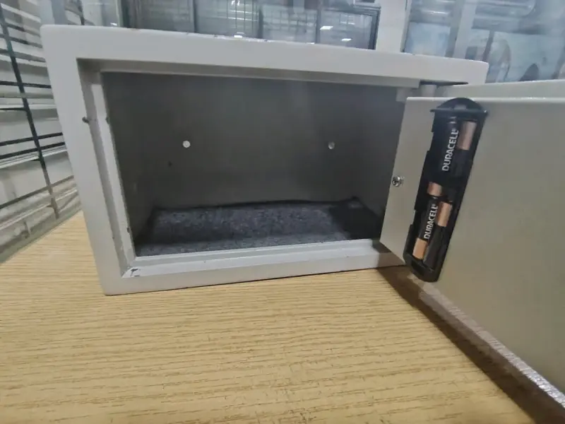Caja fuerte electrónica con teclado digital - 2