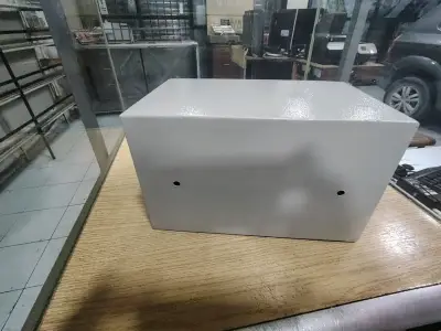 Caja fuerte electrónica con teclado digital - miniatura 3