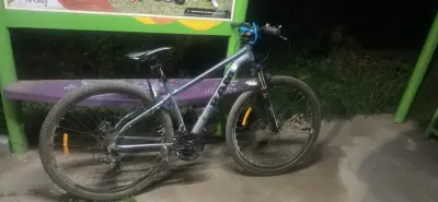 Bicicleta de montaña RAM con suspensión delantera - miniatura 1