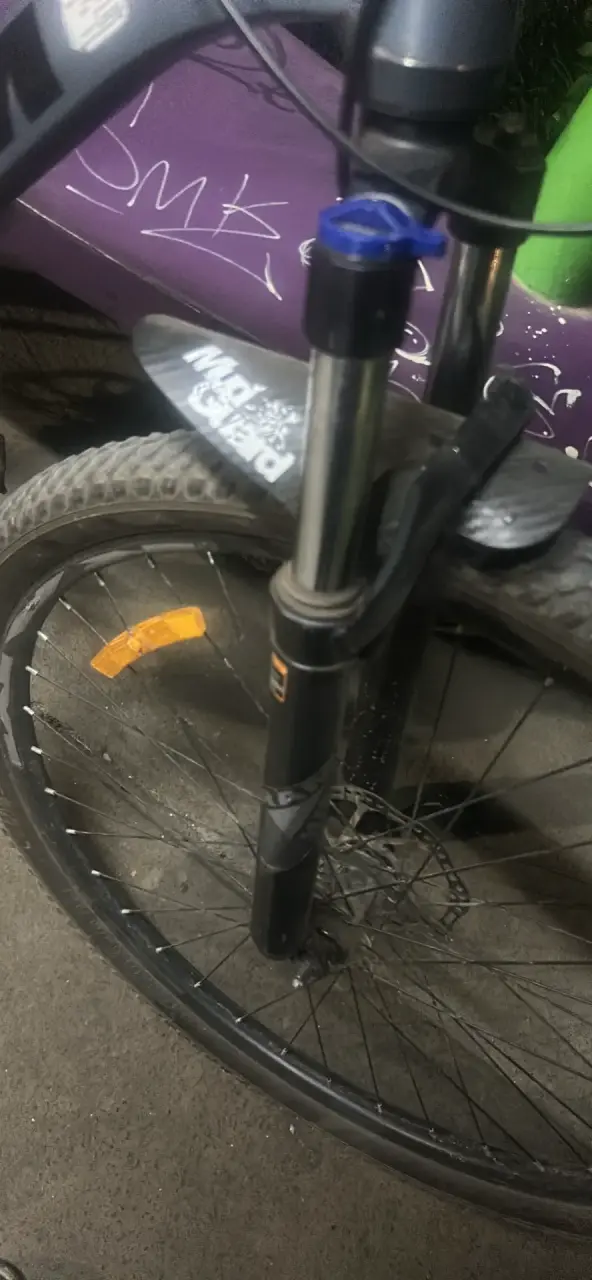 Bicicleta de montaña RAM con suspensión delantera - 2