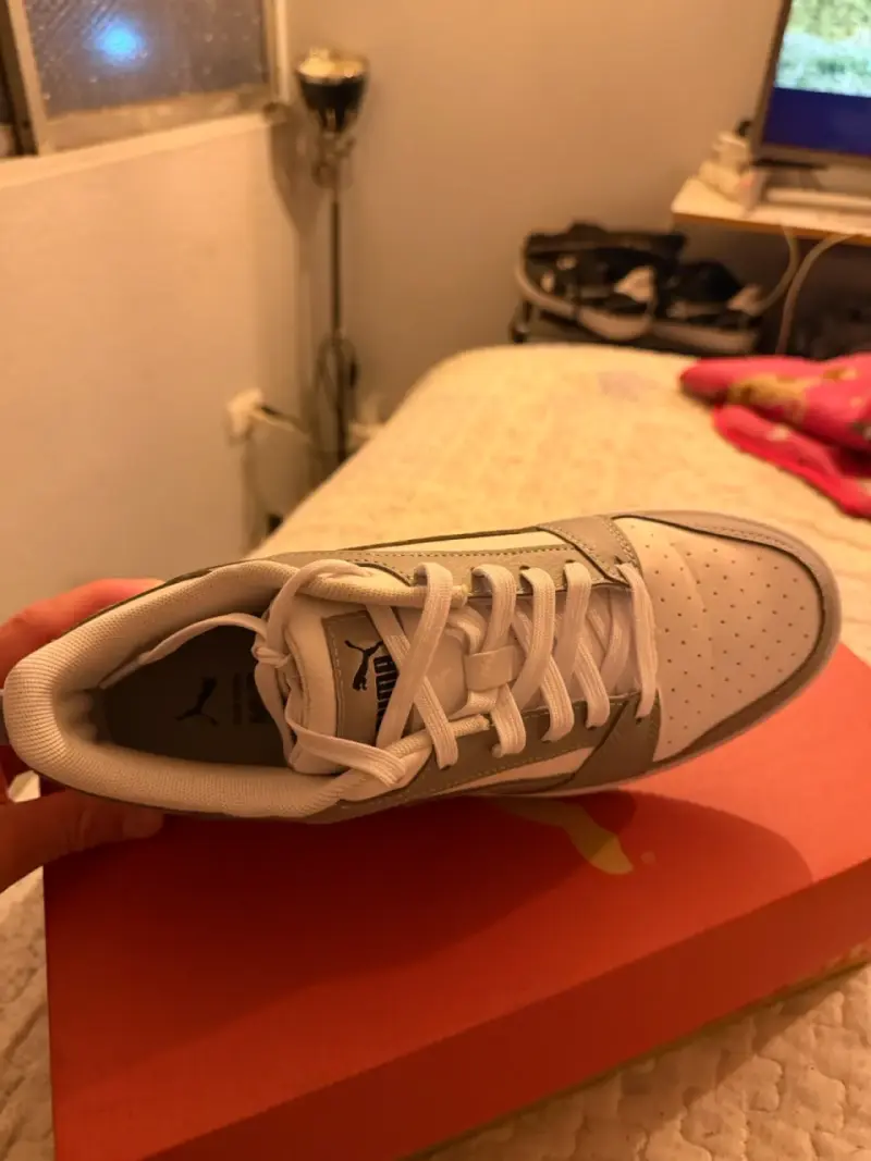 Zapatillas deportivas Puma blancas y grises - 3