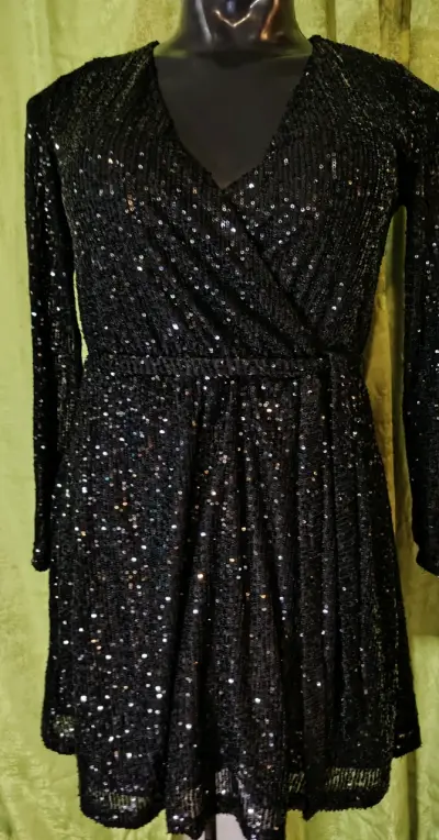 Vestido negro de lentejuelas elegante - miniatura 4