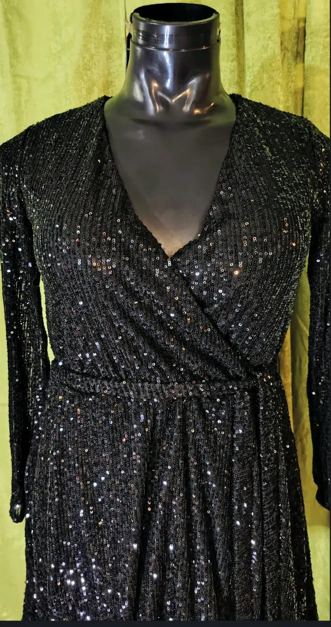 Vestido negro de lentejuelas elegante - 5