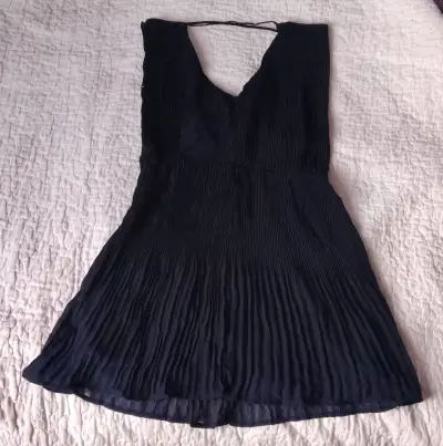 Vestido azul marino plisado elegante - miniatura 1
