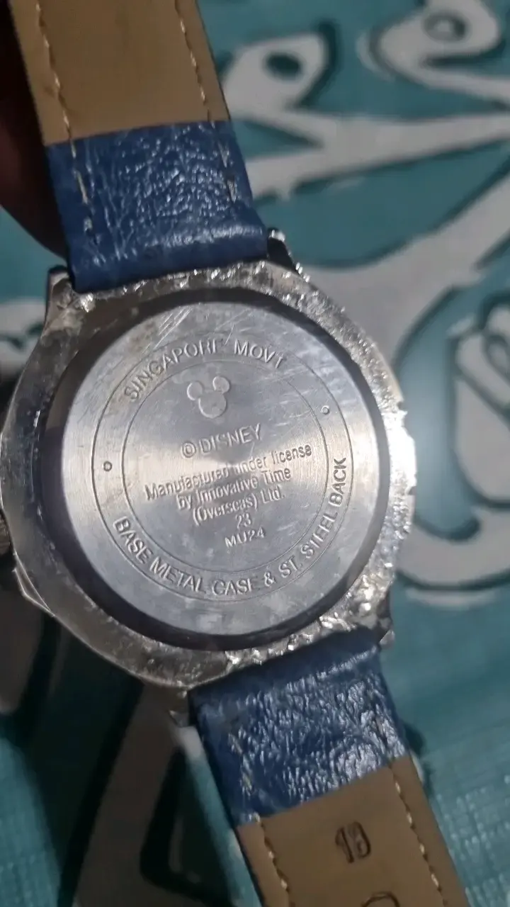 Reloj de pulsera Disney con diseño de personaje - 3